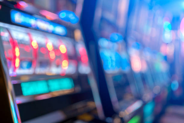 Online Slots vs. Land-Based Casinos: Which is Better?